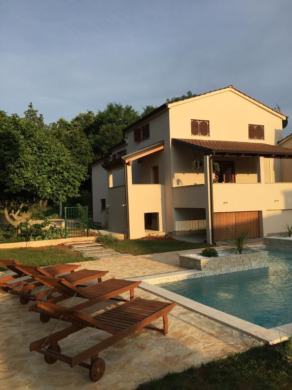 Holiday Home Maver Forty Пореч Экстерьер фото