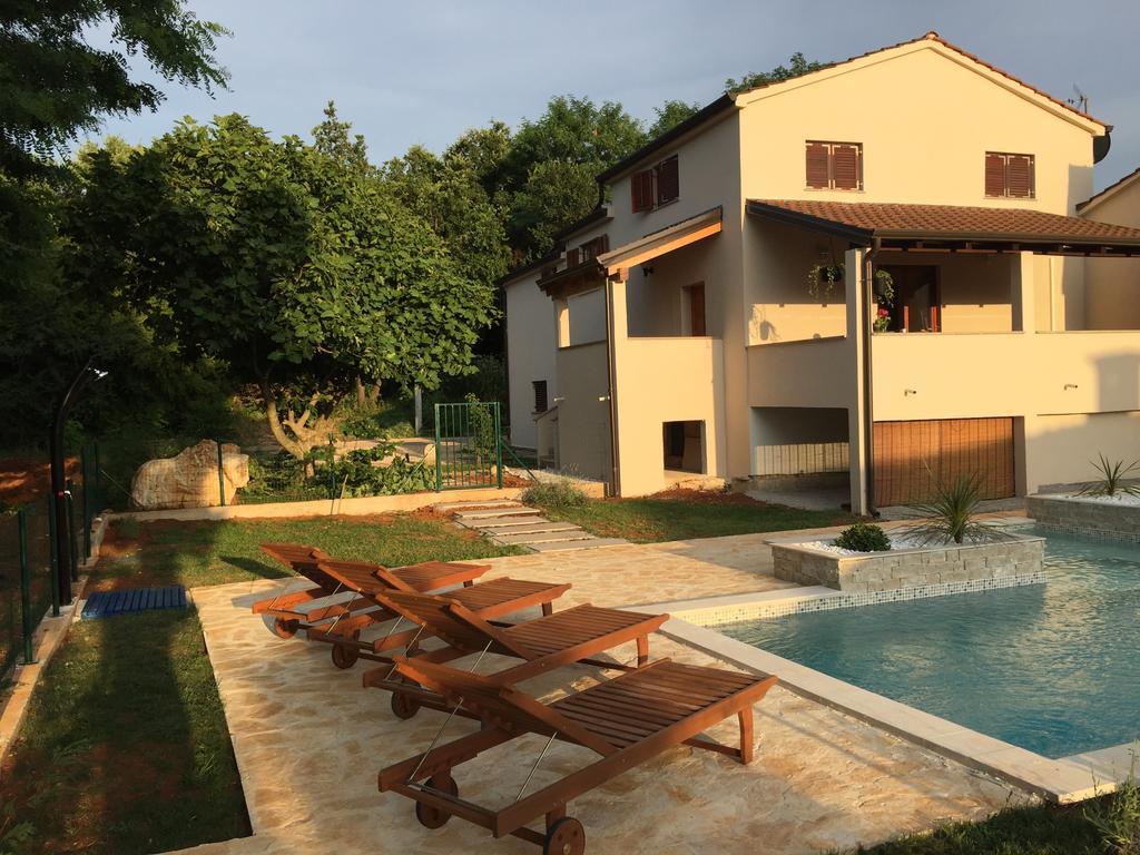Holiday Home Maver Forty Пореч Экстерьер фото