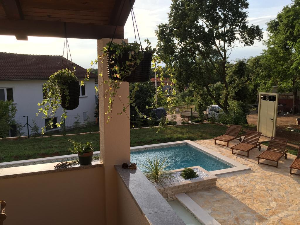 Holiday Home Maver Forty Пореч Экстерьер фото